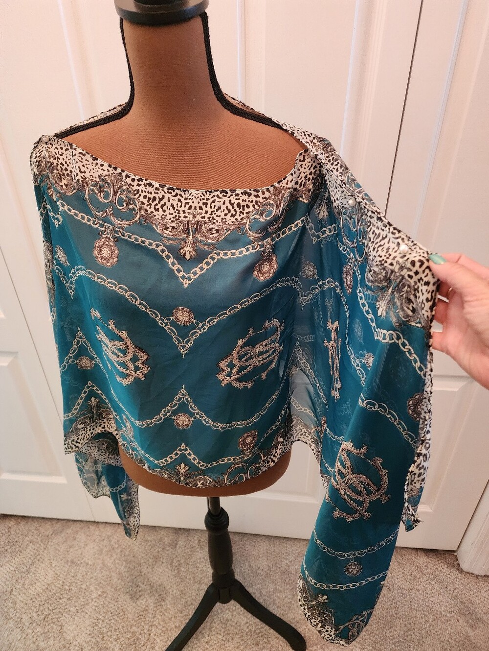 Sheer Mob Wife Pearl Details Reversible Tea Animal Print Tunic Shawl Kimono